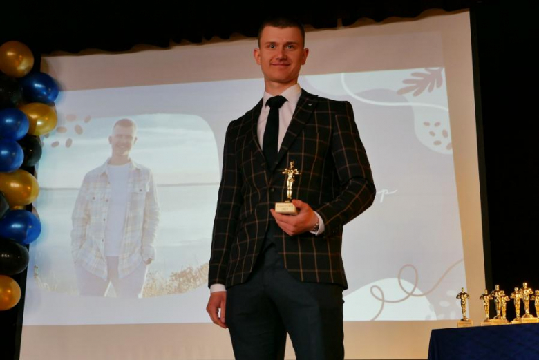 Powiatowe szkoły pożegnały maturzystów