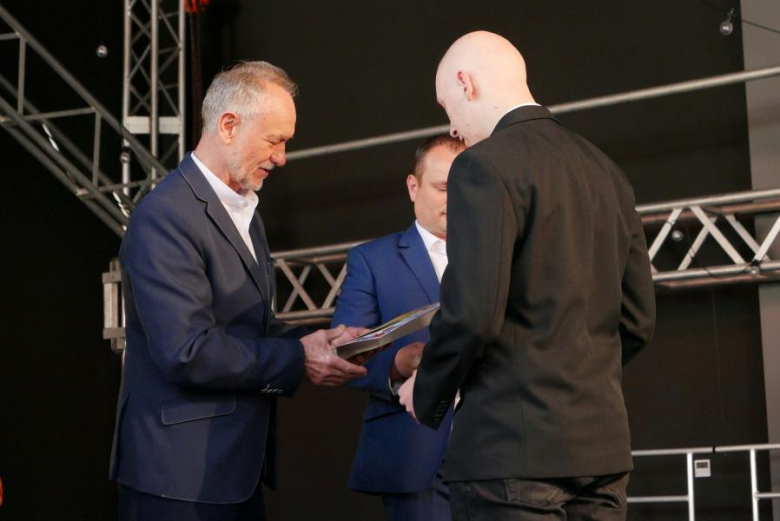 Powiatowe szkoły pożegnały maturzystów