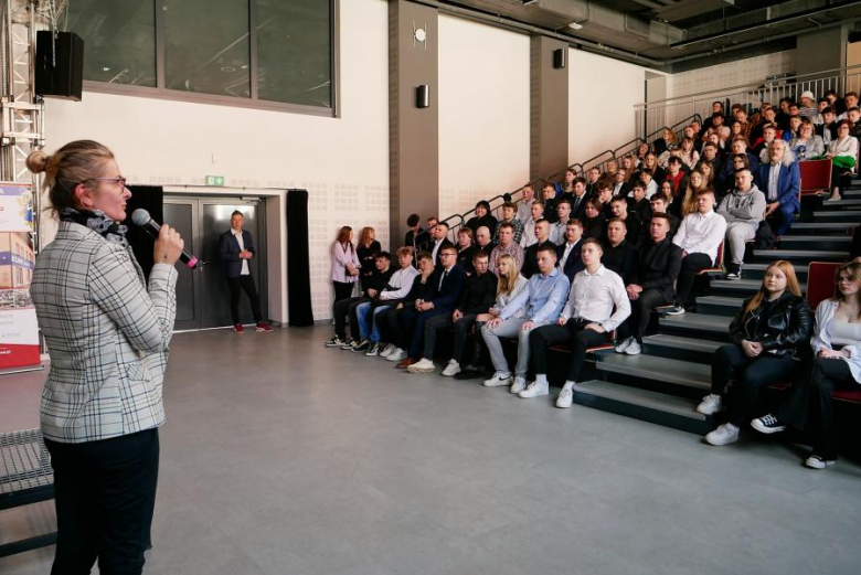 Powiatowe szkoły pożegnały maturzystów