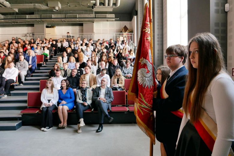 Powiatowe szkoły pożegnały maturzystów