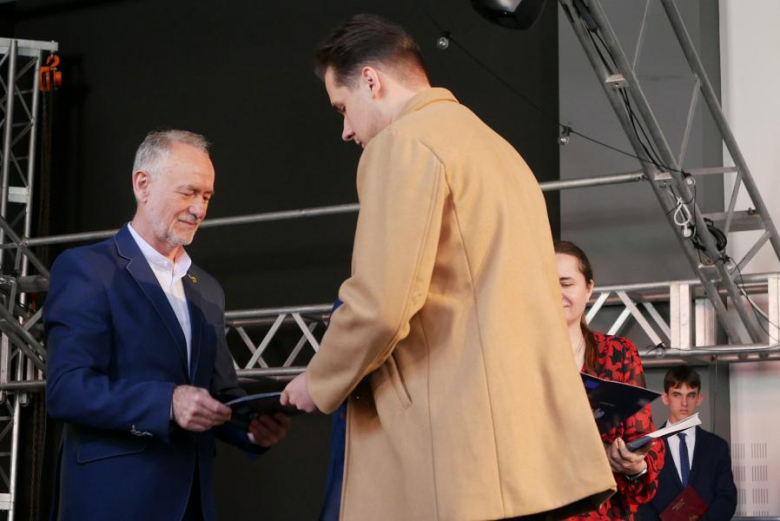 Powiatowe szkoły pożegnały maturzystów