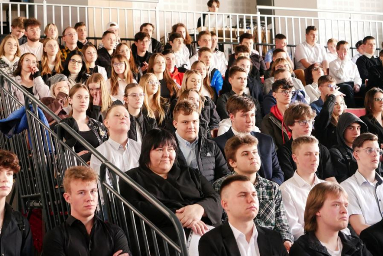 Powiatowe szkoły pożegnały maturzystów