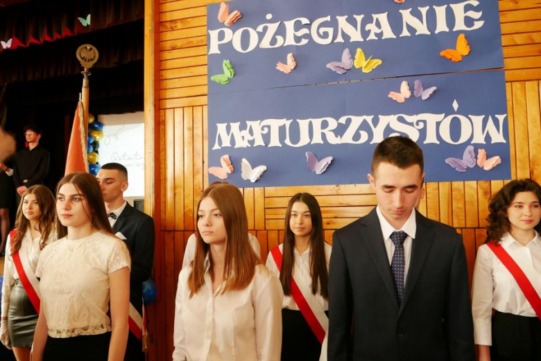 Powiatowe szkoły pożegnały maturzystów