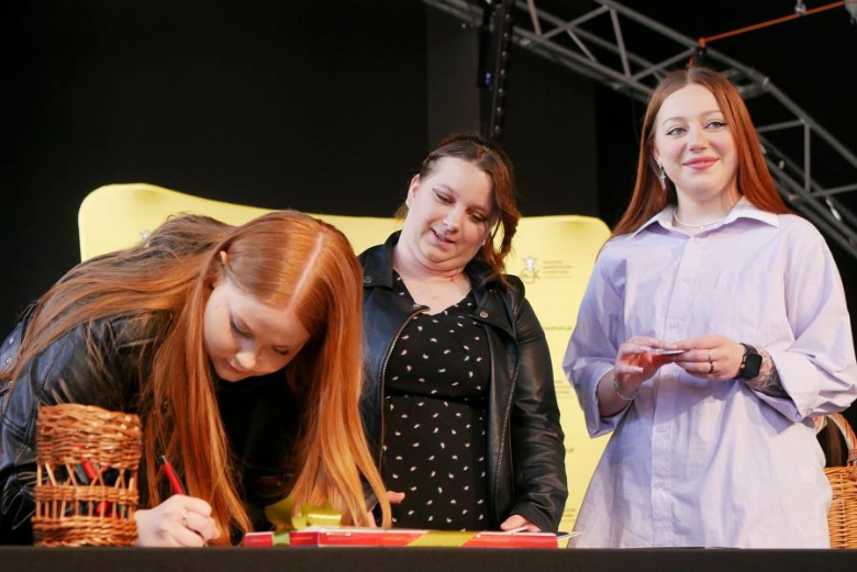 Powiatowe szkoły pożegnały maturzystów