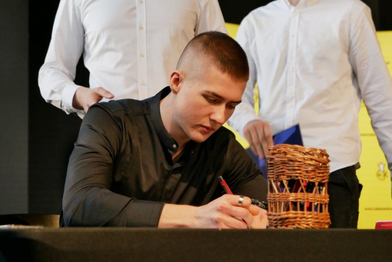 Powiatowe szkoły pożegnały maturzystów