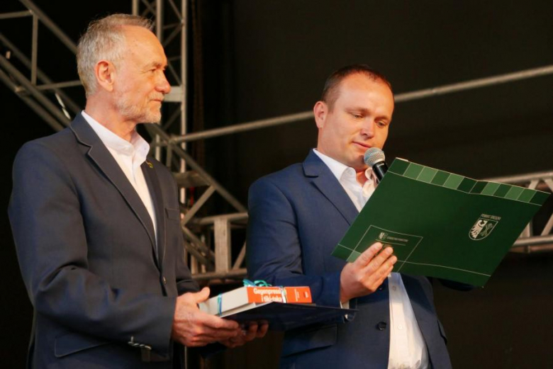 Powiatowe szkoły pożegnały maturzystów