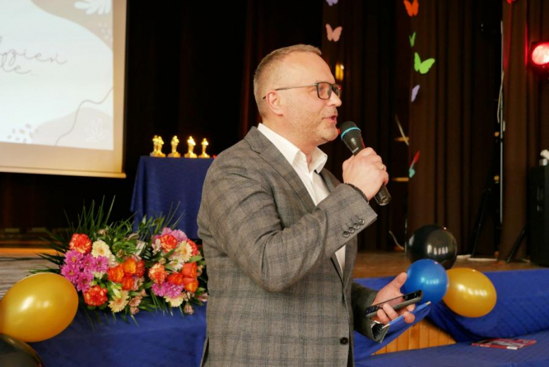 Powiatowe szkoły pożegnały maturzystów