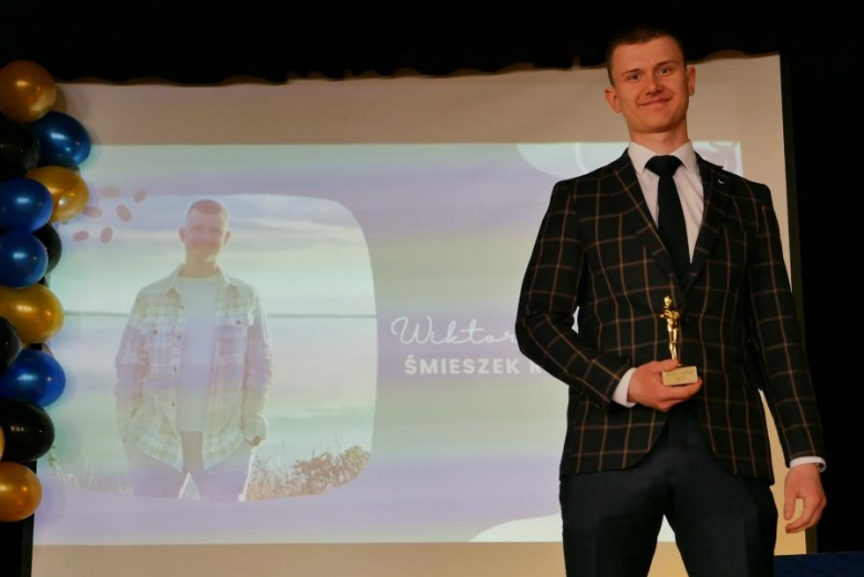 Powiatowe szkoły pożegnały maturzystów