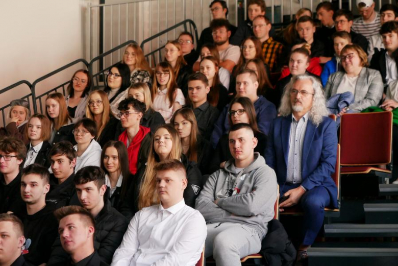 Powiatowe szkoły pożegnały maturzystów