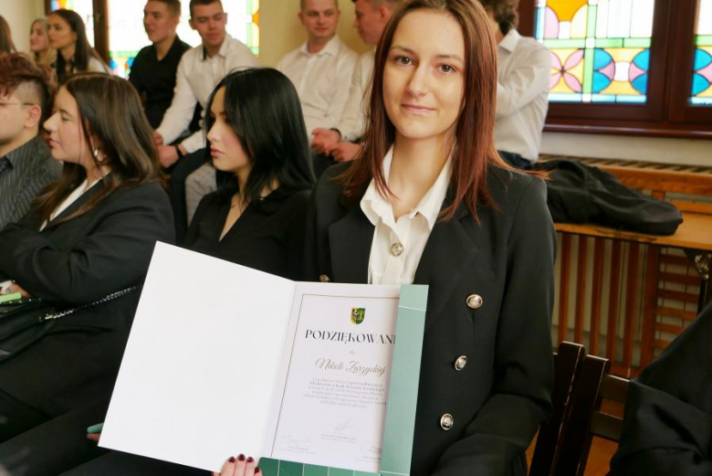 Powiatowe szkoły pożegnały maturzystów