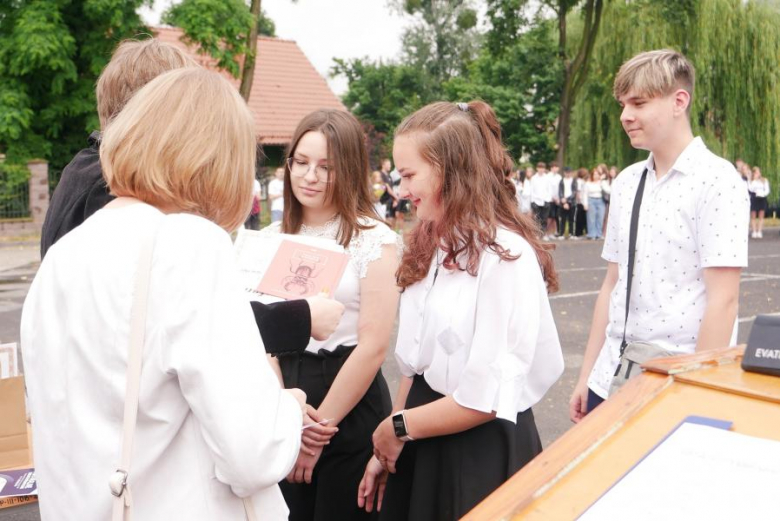 Zakończenie roku szkolnego w powiatowych szkołach średnich