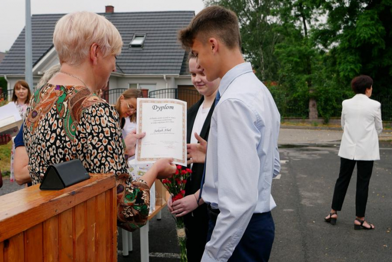 Zakończenie roku szkolnego w powiatowych szkołach średnich