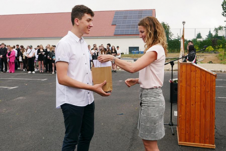 Zakończenie roku szkolnego w powiatowych szkołach średnich