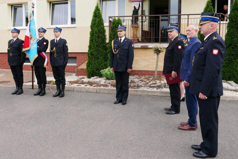 Ślubowanie wraz z nadaniem stopni służbowych trzem nowym funkcjonariuszom