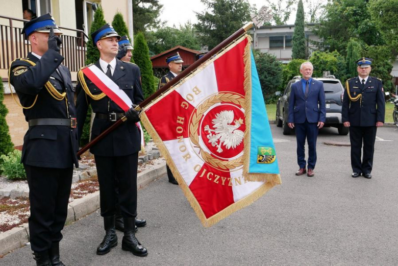 Ślubowanie wraz z nadaniem stopni służbowych trzem nowym funkcjonariuszom