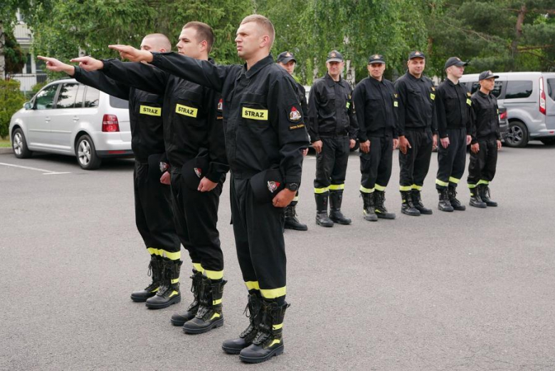 Ślubowanie wraz z nadaniem stopni służbowych trzem nowym funkcjonariuszom