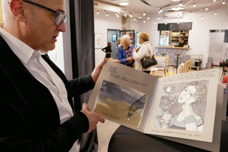 Wernisaż wystawy w Powiatowym Centrum Kultury Alternatywnej