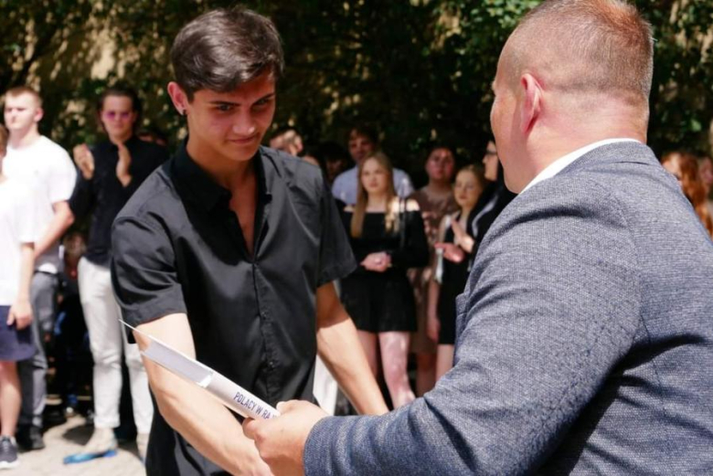 Powiatowe placówki oświatowe zakończyły rok szkolny