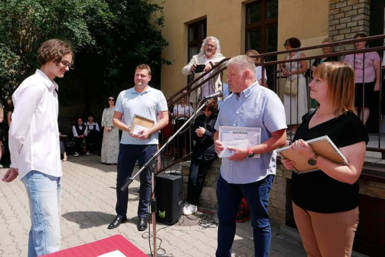 Powiatowe placówki oświatowe zakończyły rok szkolny