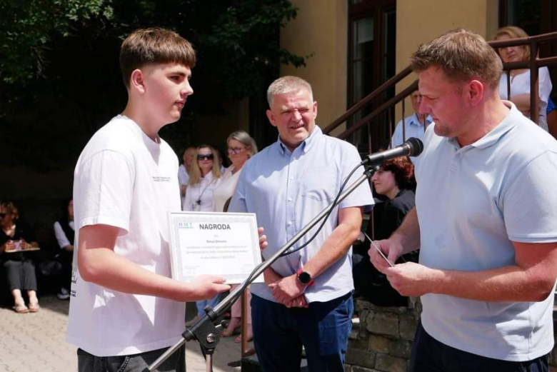 Powiatowe placówki oświatowe zakończyły rok szkolny