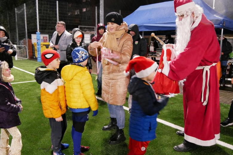 Turniej Mikołajkowy na średzkim orliku