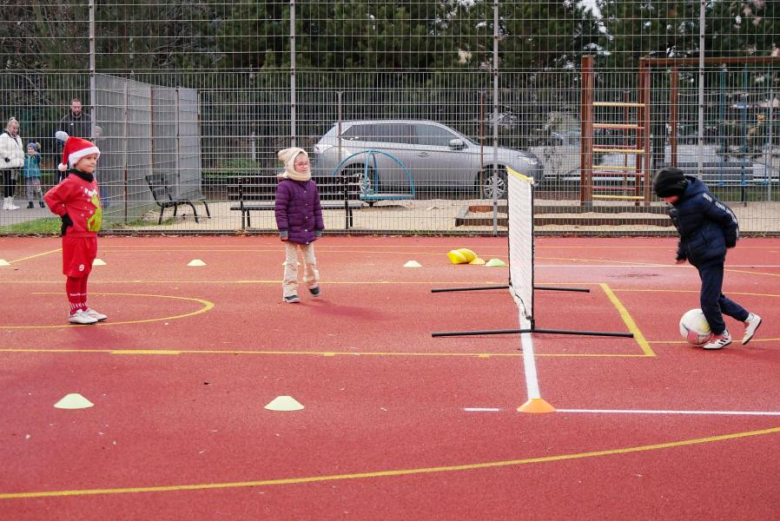 Turniej Mikołajkowy na średzkim orliku