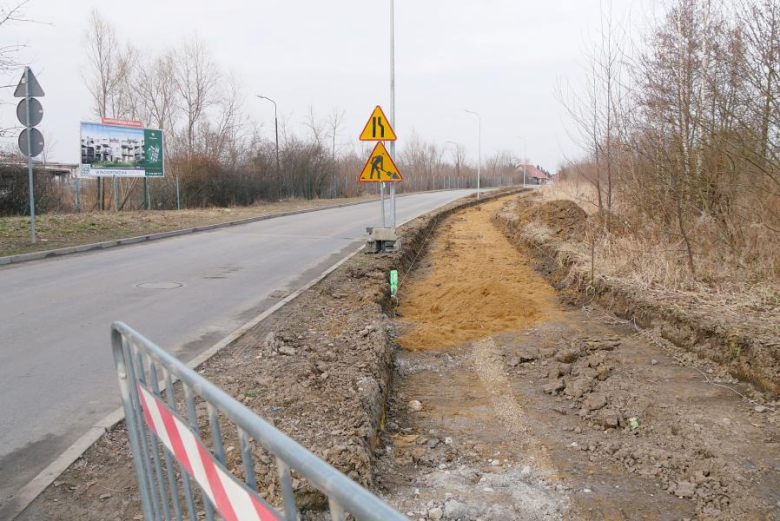 Budowa nowego chodnika w Środzie Śląskiej