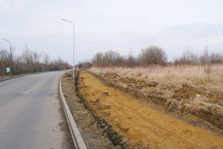 Budowa nowego chodnika w Środzie Śląskiej