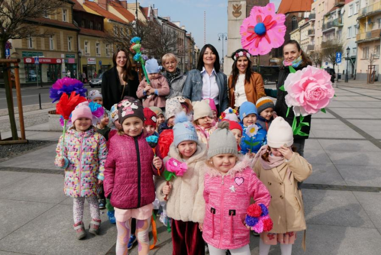 Pierwszy Dzień Wiosny na średzkim Rynku