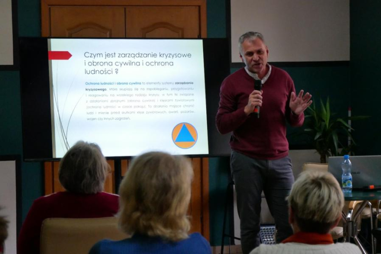 Spotkanie o bezpieczeństwie i potrzebach seniorów w Domu Kultury