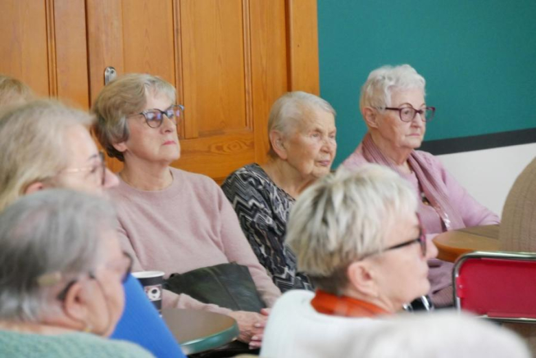 Spotkanie o bezpieczeństwie i potrzebach seniorów w Domu Kultury
