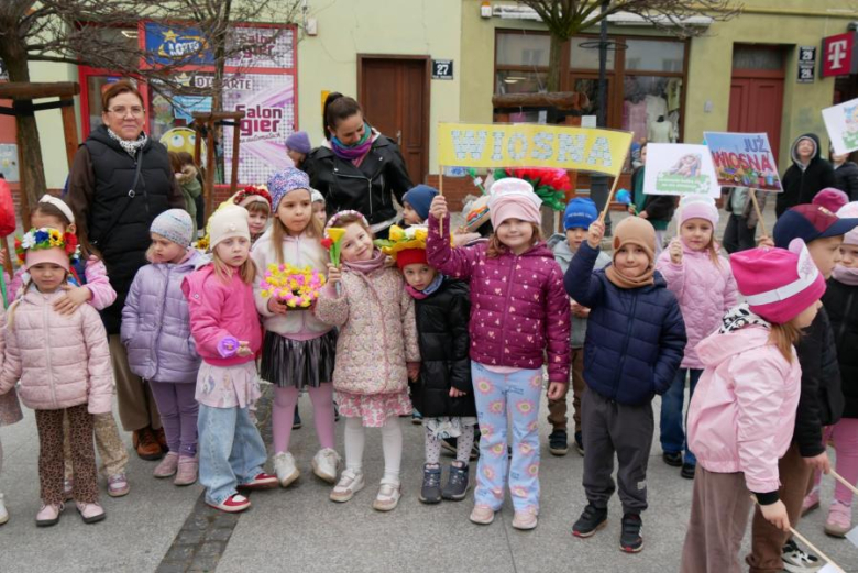 Powitanie wiosny na średzkim rynku