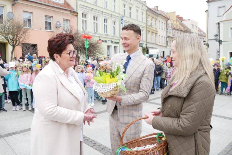 Powitanie wiosny na średzkim rynku