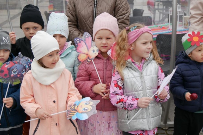 Powitanie wiosny na średzkim rynku