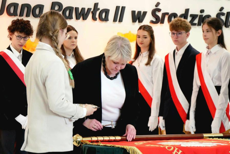 Wyjątkowa uroczystość odbyła się w Szkole Podstawowej nr 1 w Środzie Śląskiej