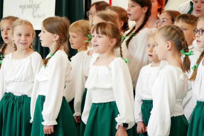 Wyjątkowa uroczystość odbyła się w Szkole Podstawowej nr 1 w Środzie Śląskiej