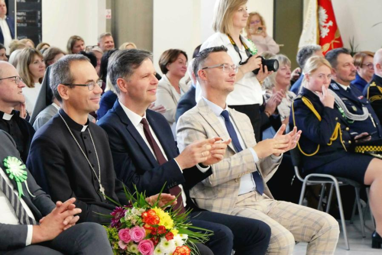 Wyjątkowa uroczystość odbyła się w Szkole Podstawowej nr 1 w Środzie Śląskiej