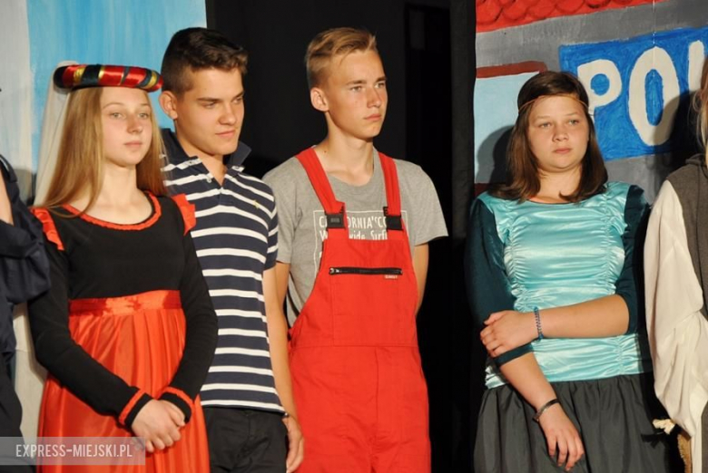 Przedstawienie teatralne w średzkim domu kultury