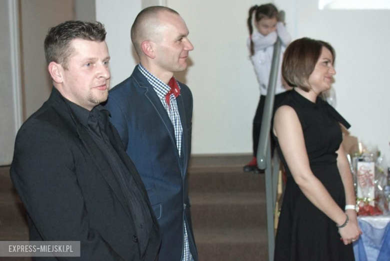 Podziękowania otrzymało około 100 osób