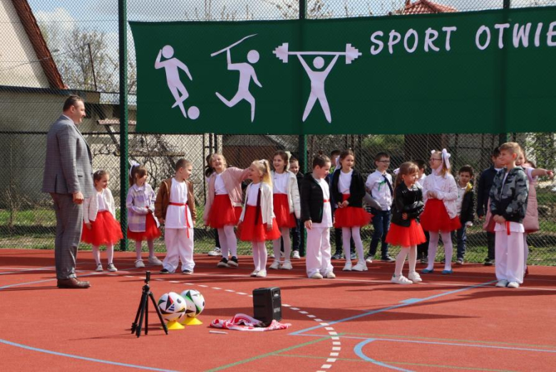 Otwarcie nowego boiska w Ujeździe Górnym