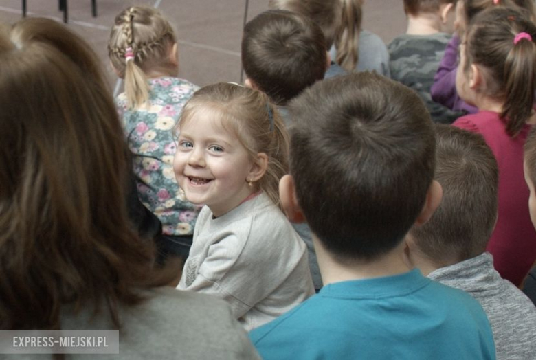 Przedszkolaki z Przedszkola "Pod Topolą" w Środzie Śląskiej