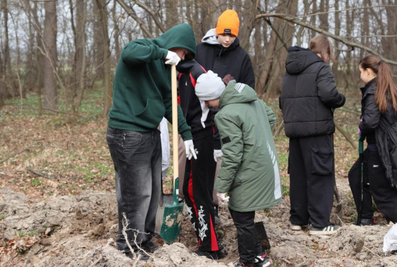 Wspólne sadzenie drzew