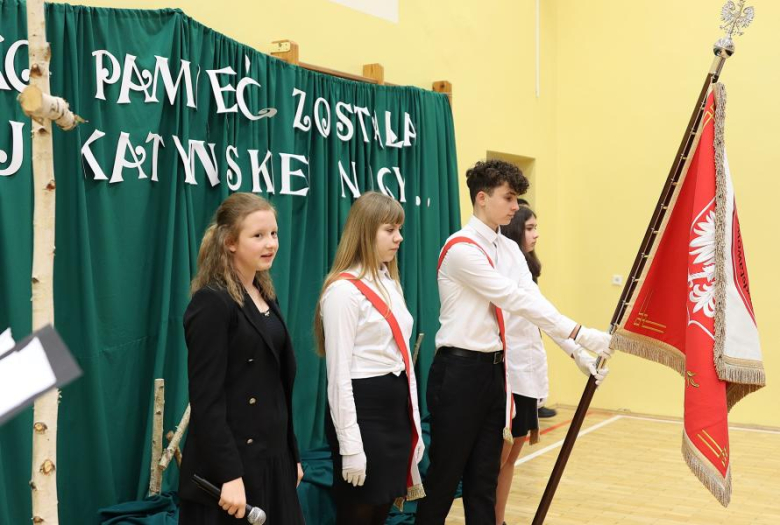 Symboliczny hołd dla zamordowanych w 1940 roku