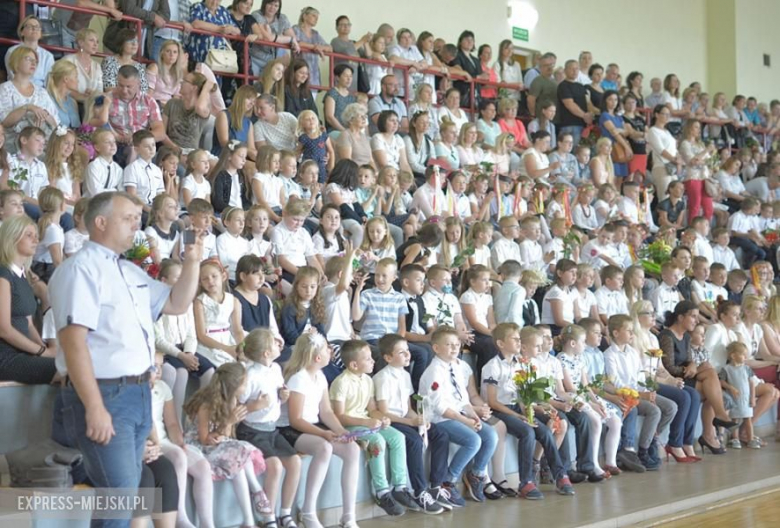 Zakończenie roku szkolnego w średzkiej podstawówce