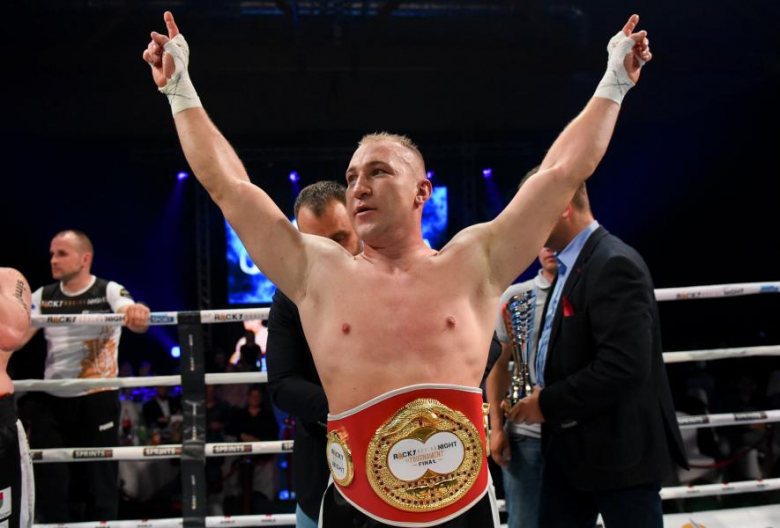 Mateusz Cielepała wielkim wygranym gali Rocky Boxing Night