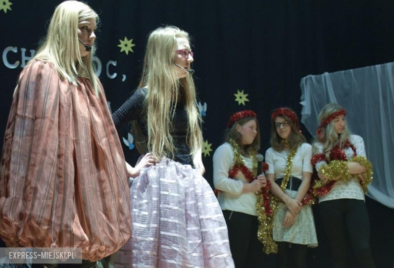 Jasełka w wykonaniu gimnazjalistów