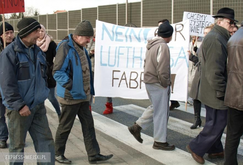 Protest na przejściu dla pieszych na DK94