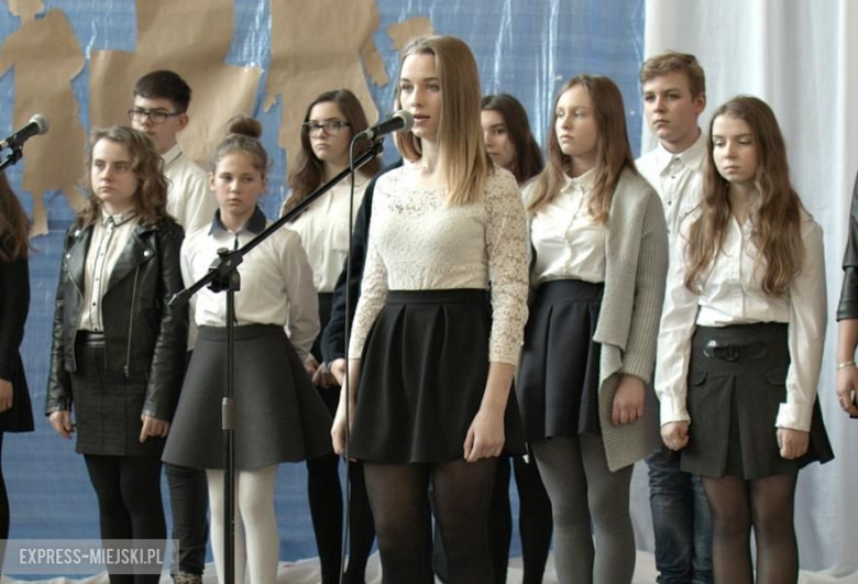 77. rocznica I Masowej Deportacji Polaków na Sybir - uroczystości szkolne