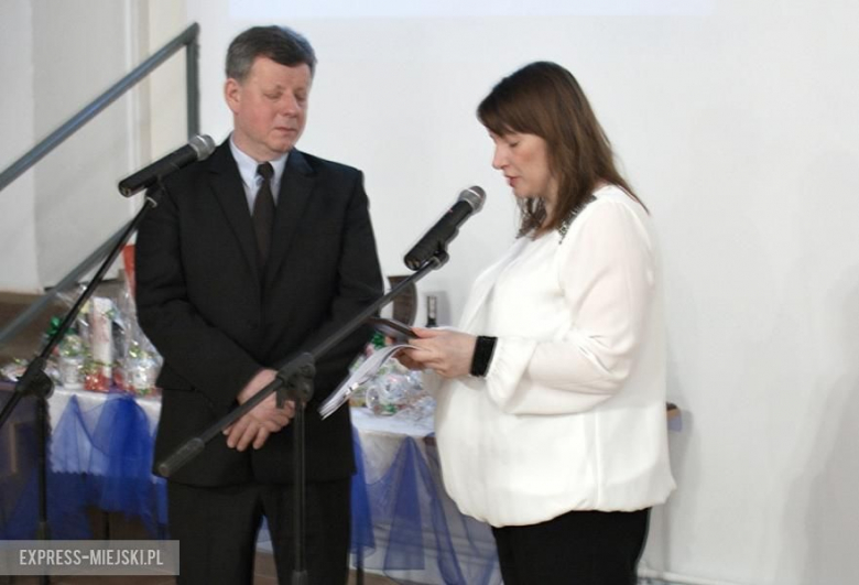 Podziękowania otrzymało około 100 osób