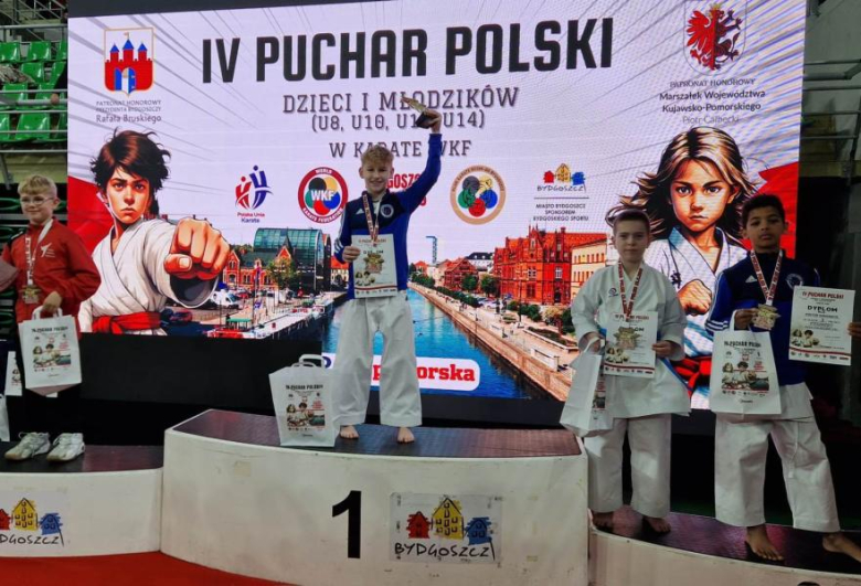 Silny występ młodych karateków